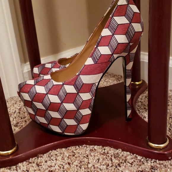 NWOT Platform Checkered Stilletos - Picture 5 of 8